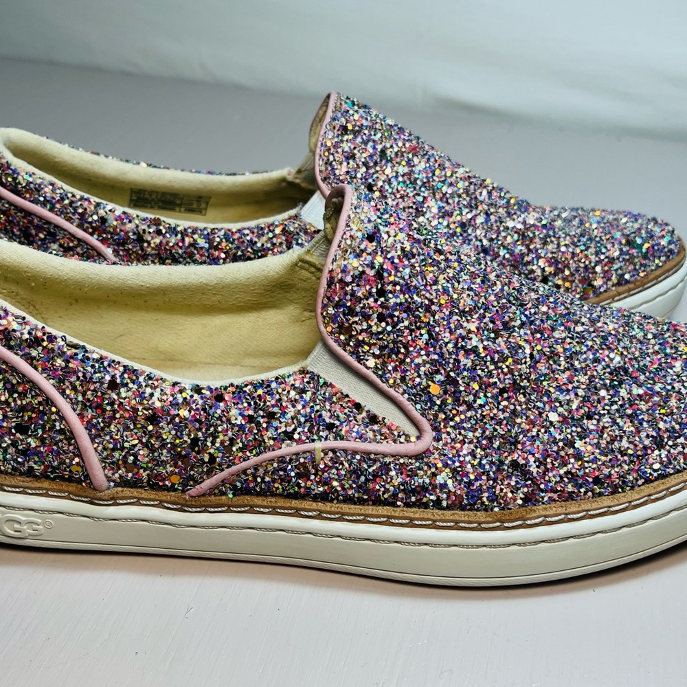 UGG Glitter Slip-On Sneakers Women’s 6.5 Multicolor Pink Shearling Heel EUC